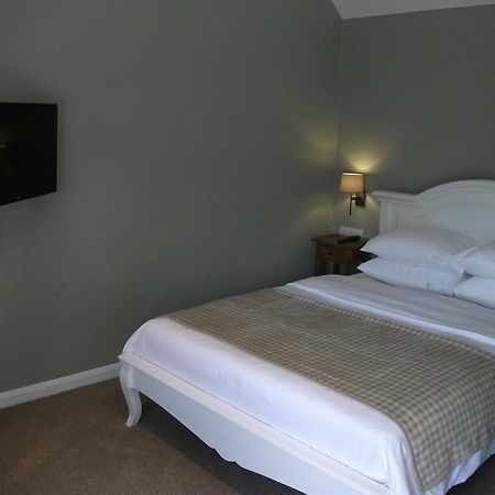 The Bull Inn Lodges Tenterden Bagian luar foto
