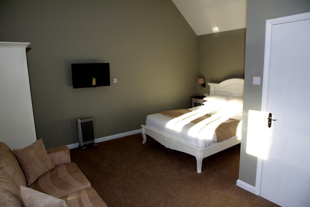 The Bull Inn Lodges Tenterden Bagian luar foto