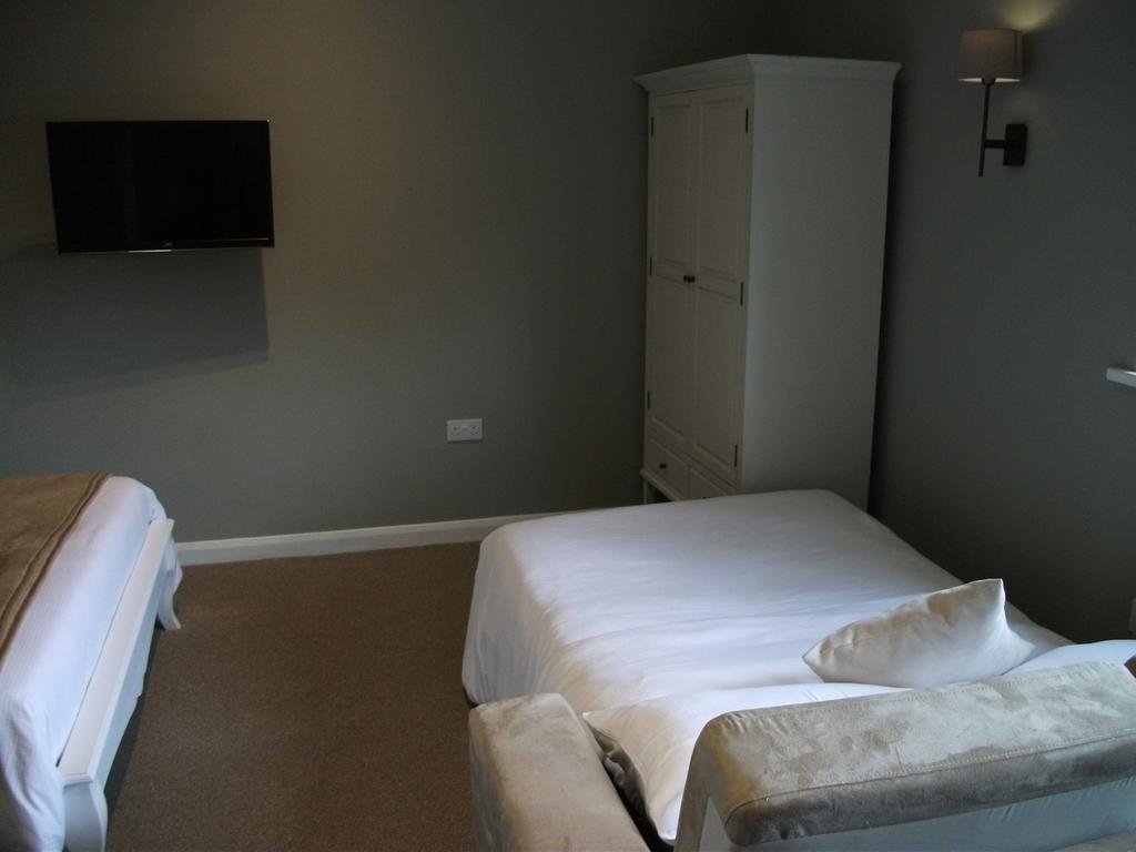 The Bull Inn Lodges Tenterden Bagian luar foto