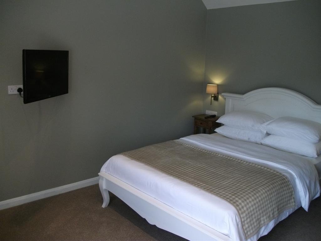 The Bull Inn Lodges Tenterden Bagian luar foto