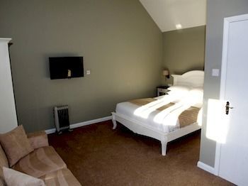 The Bull Inn Lodges Tenterden Bagian luar foto